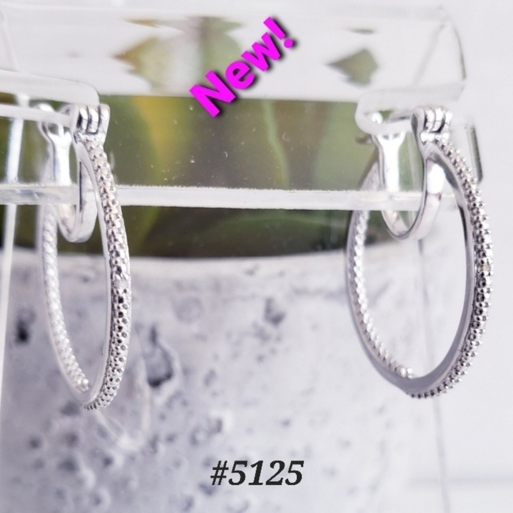 NEW! Diamond accent inside out Hoop Earrings🤍